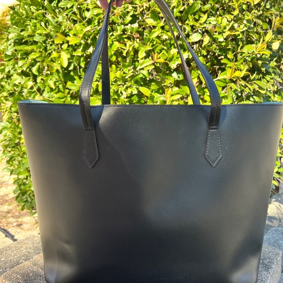 Givenchy Tote - Picture 3 of 5